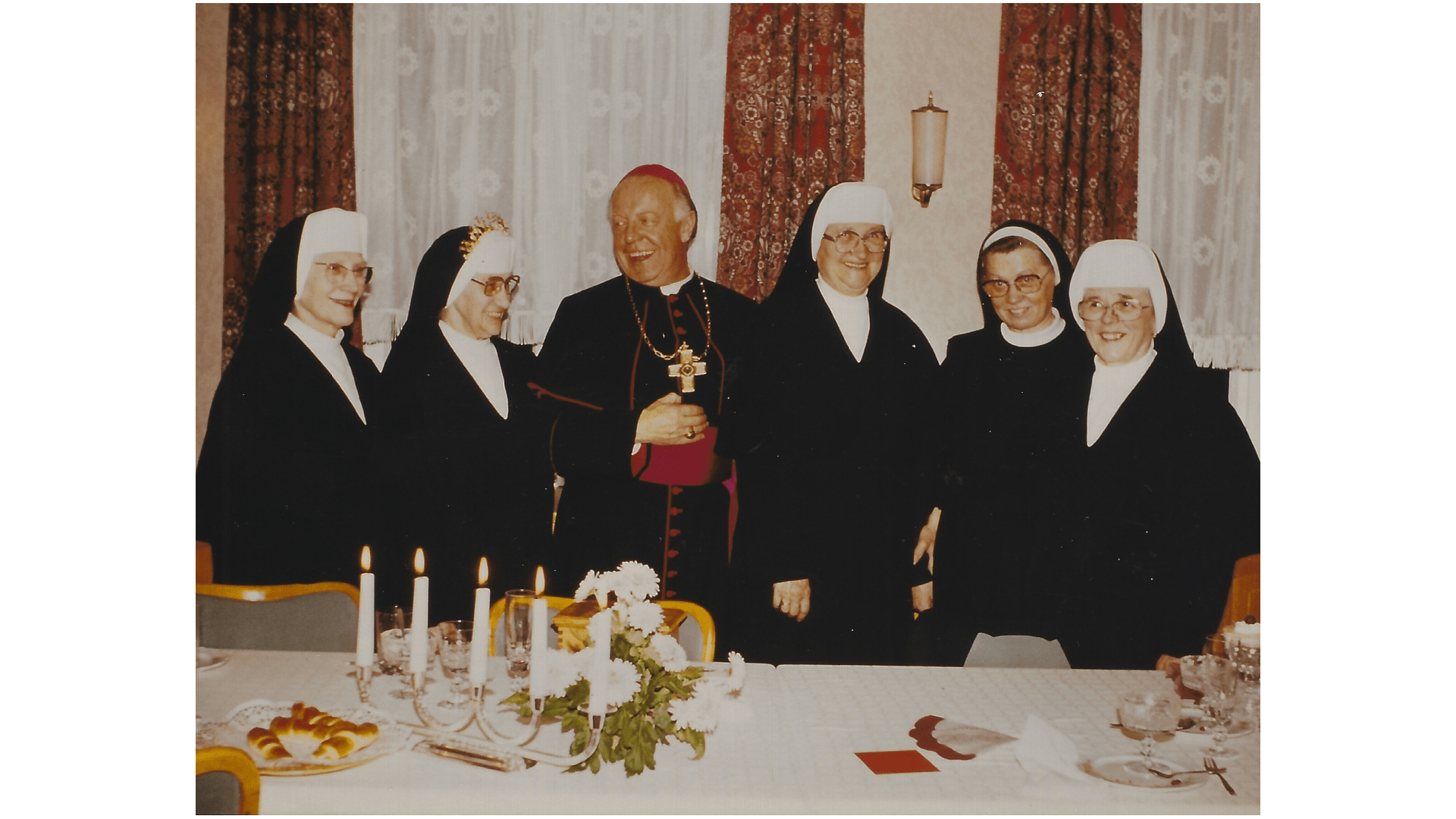 Jubiläum und Professfeier mit Bischof Dr. Georg Moser, gefeiert wird die Ablegung des Ordensgelübdes vor 50 bzw. 60 Jahren.  Foto: Archiv Arme Schulschwestern
